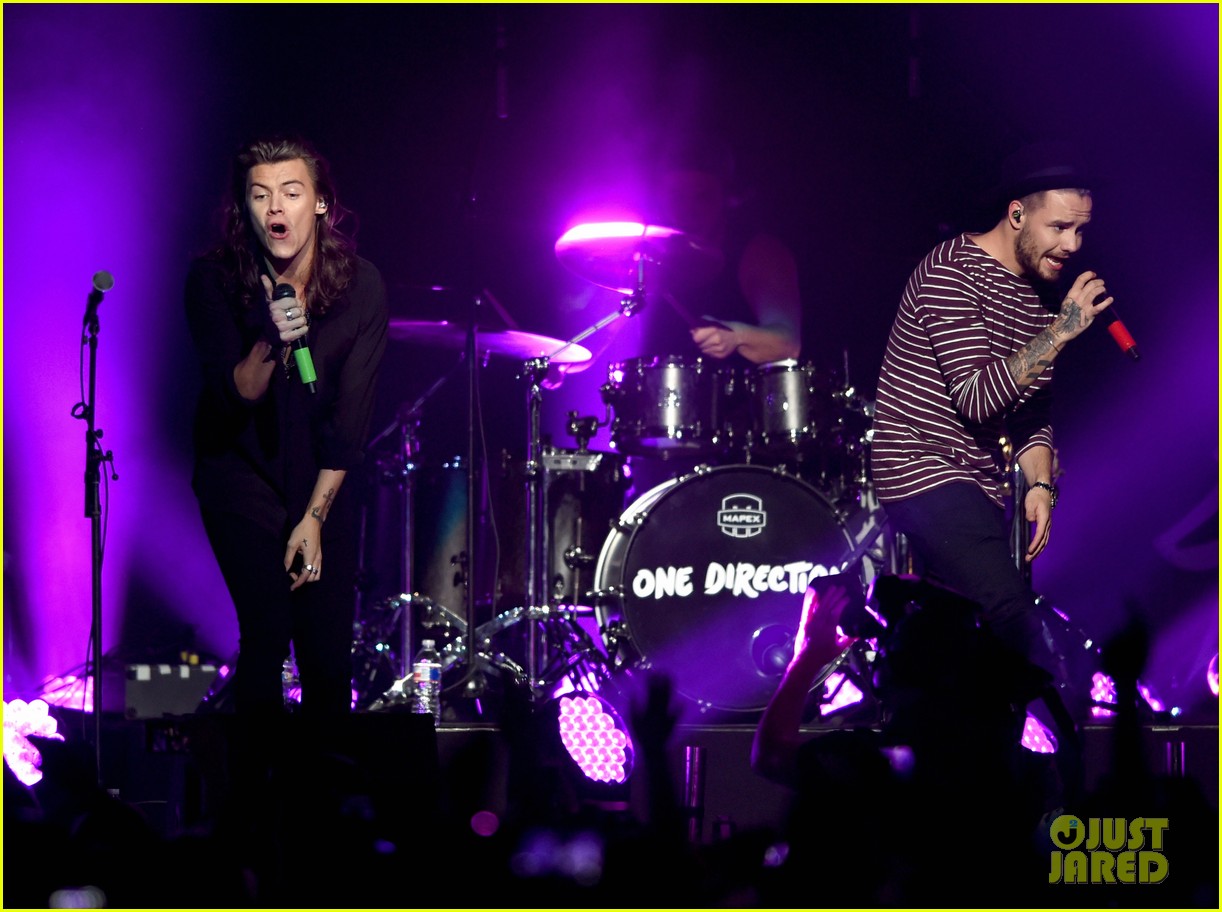 One Direction & 5 Seconds Of Summer Hit Up Jingle Ball Dallas 2015
