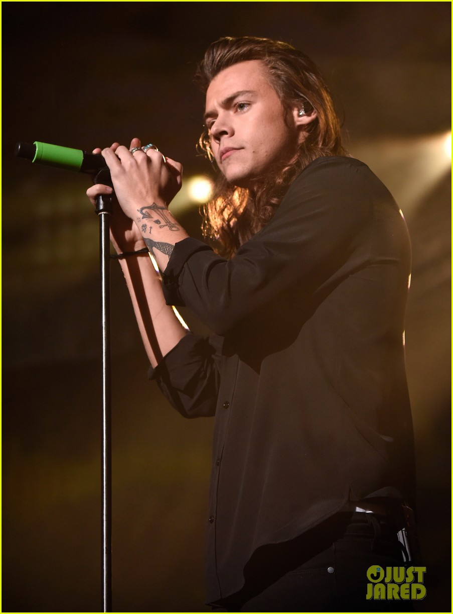 One Direction & 5 Seconds Of Summer Hit Up Jingle Ball Dallas 2015