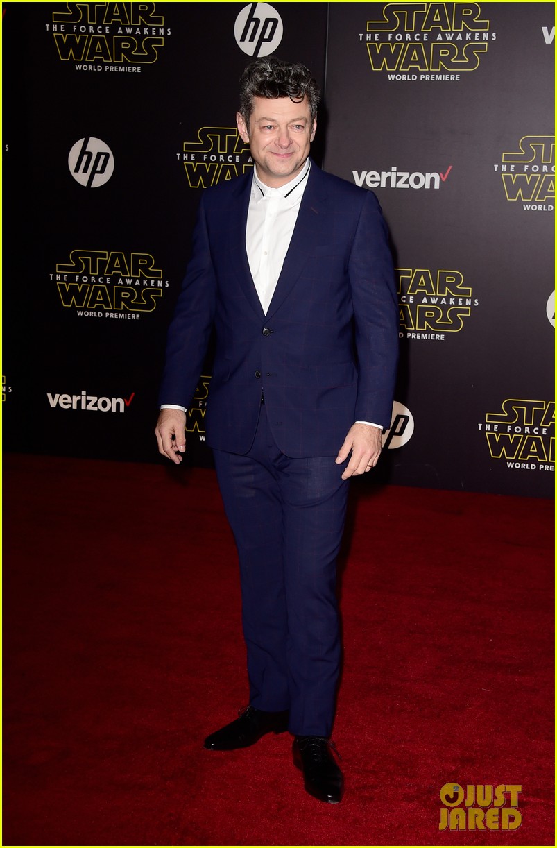 Zach Braff & Donald Faison Reunite at 'Star Wars' Premiere! Photo