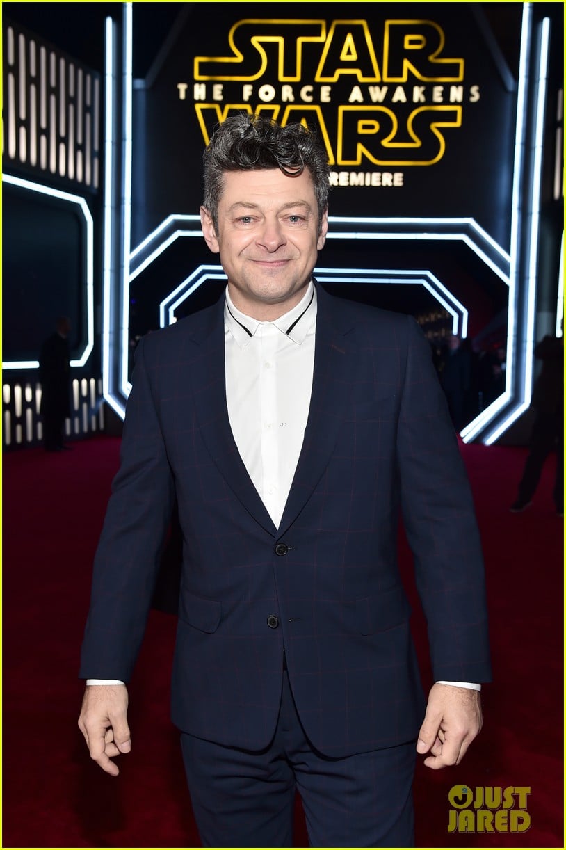 Zach Braff & Donald Faison Reunite at 'Star Wars' Premiere! Photo