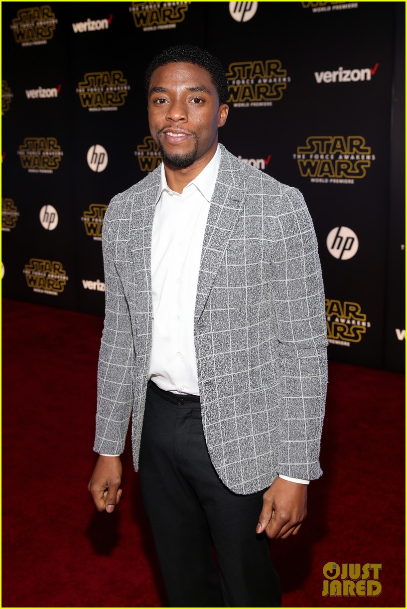 Zach Braff & Donald Faison Reunite at 'Star Wars' Premiere! Photo