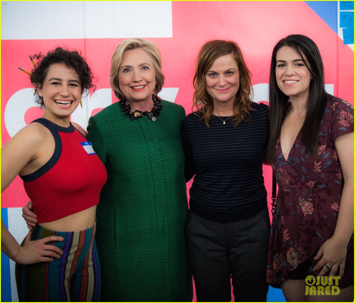 Hillary Clinton Will Guest Star on 'Broad City' Season 3 Photo 3528419(02)