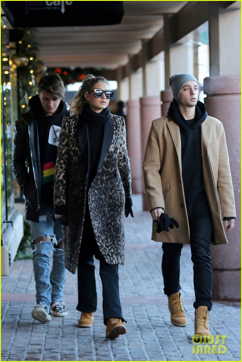 Gigi Hadid's Mom Yolanda Foster Shared the Cutest Throwback Pic! Photo