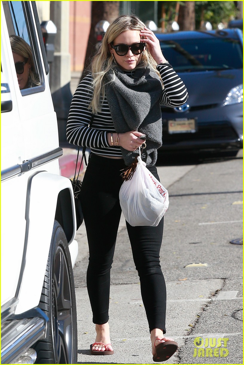 hilary duff and mike reunite over the weekend 013531399
