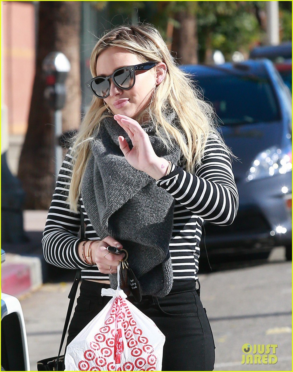 hilary duff and mike reunite over the weekend 043531402