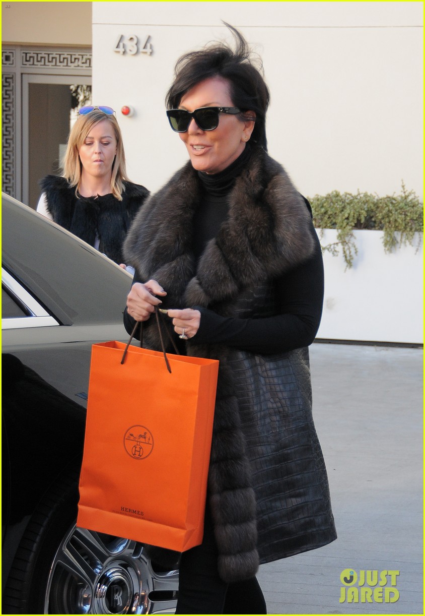 Kris Jenner Worries About Pregnancy in New 'KUWTK' Clip Photo 3529818(01)