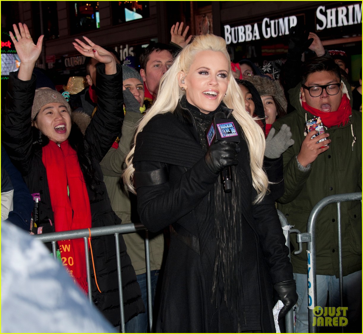 Jenny McCarthy & Husband Donnie Wahlberg Share PreMidnight Kiss on New