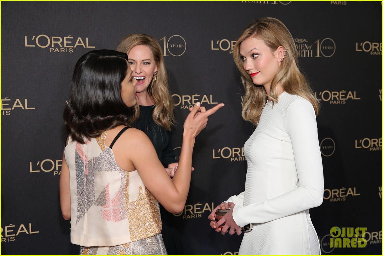 Photo: julianne moore freida pinto help honor loreal paris women of