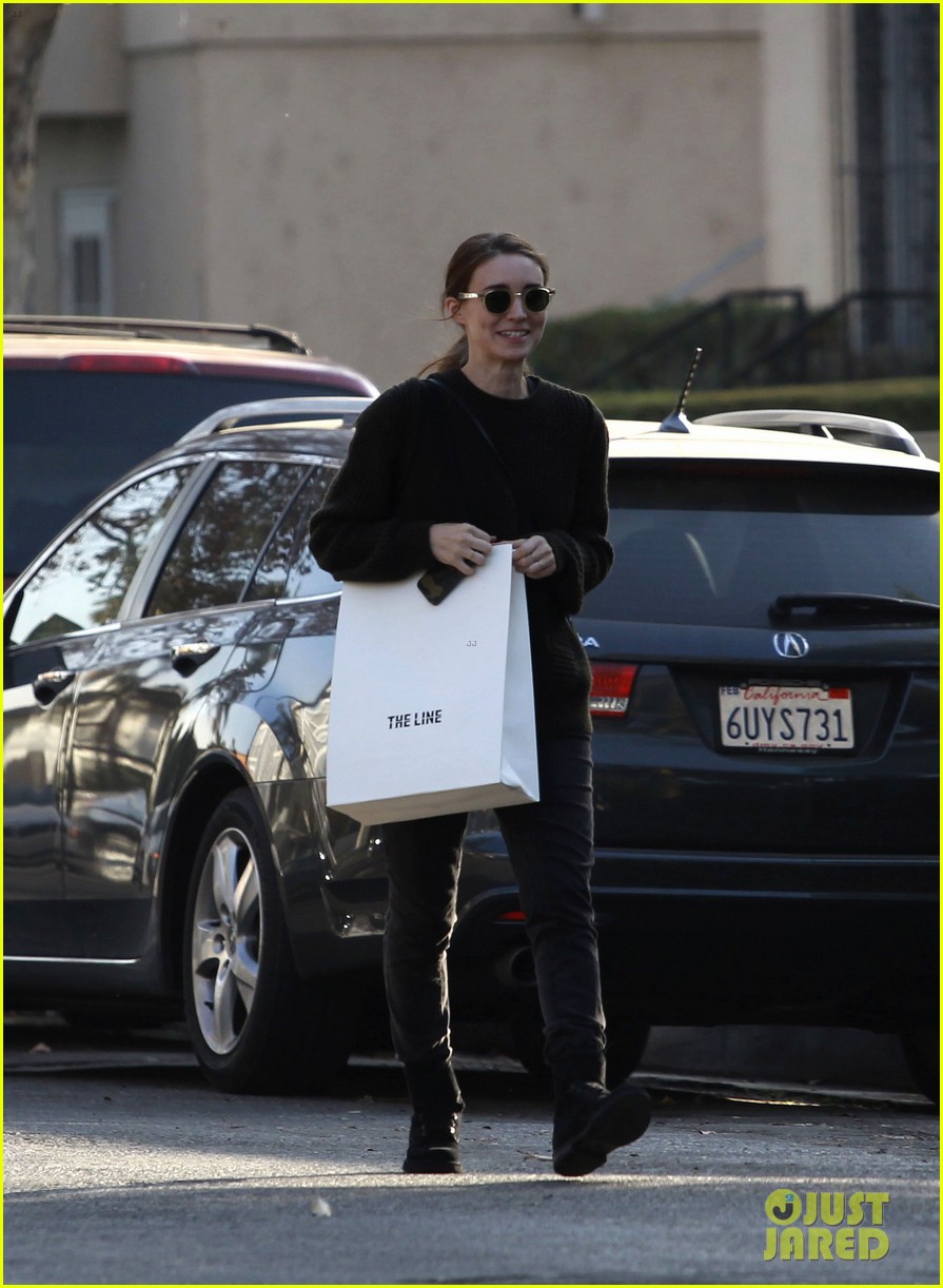 Photo: rooney mara goes x mas shopping with bf in la 24 | Photo 3528594