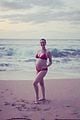 anne hathaway baby bump in bikini 01