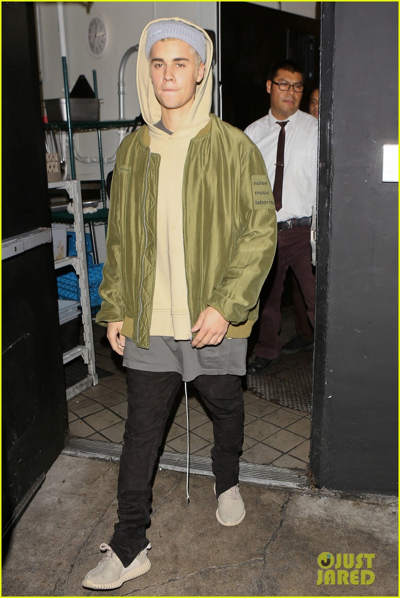 Justin Bieber & Kourtney Kardashian Hit Up the Same Spot: Photo 3562192