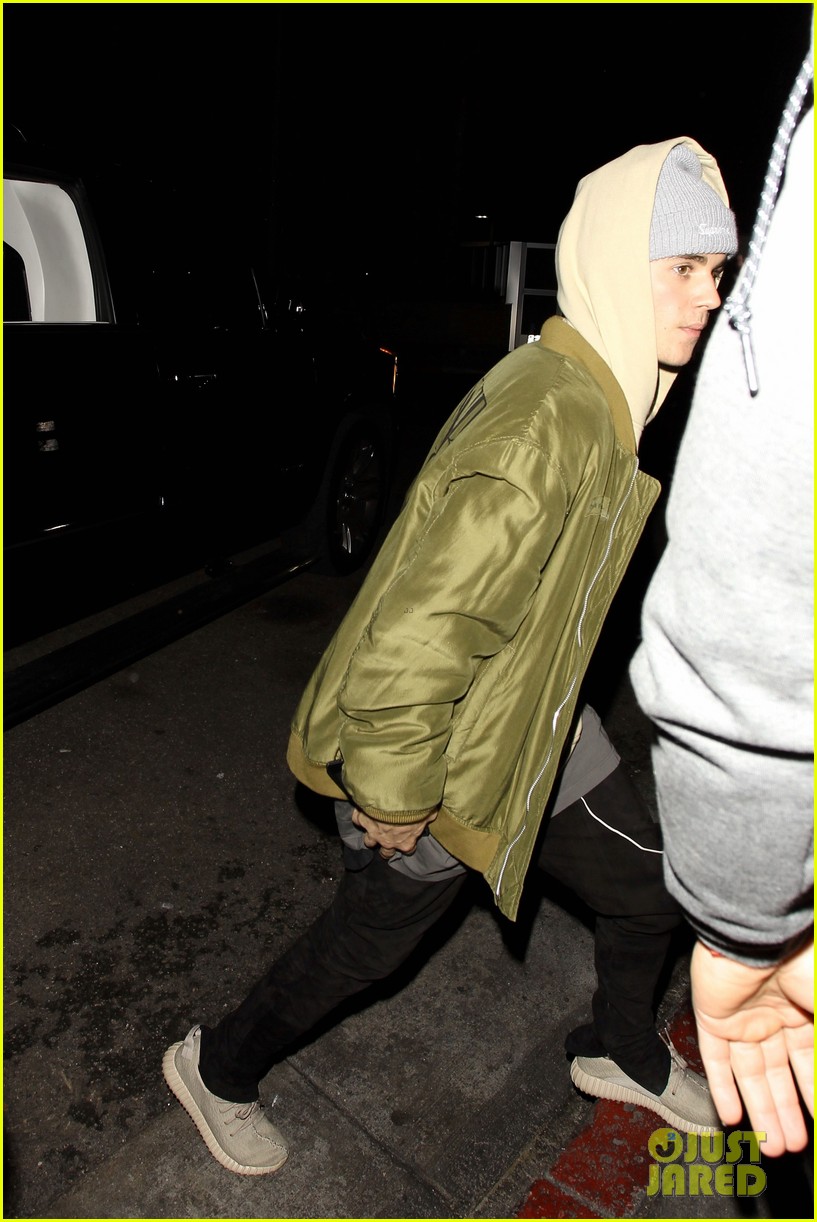 Justin Bieber & Kourtney Kardashian Hit Up the Same Spot: Photo 3562216