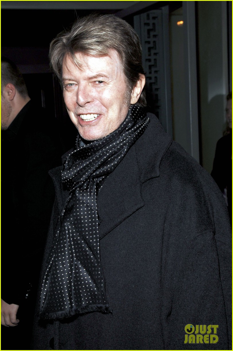 David Bowie Dead Legendary Entertainer Passes Away From Cancer at 69