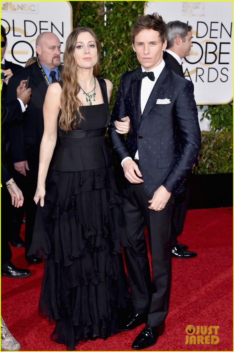 Eddie Redmayne Keeps Close to Pregnant Wife Hannah Bagshawe at Golden