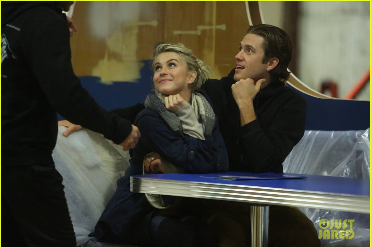 Jessie J & 'Grease Live' Cast Record 'Grease Is The Word' Watch Now