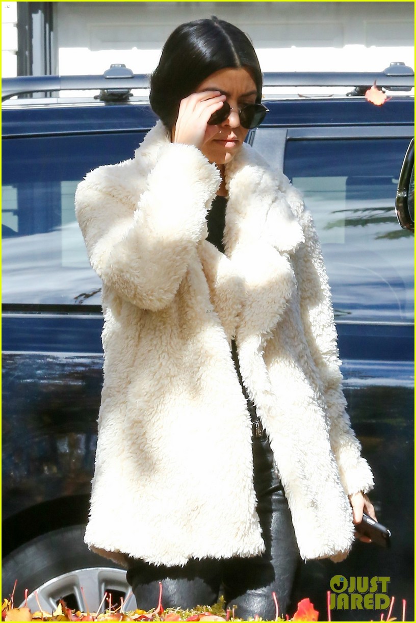 Kourtney Kardashian Reveals the Truth to Staying Close With Her Sisters