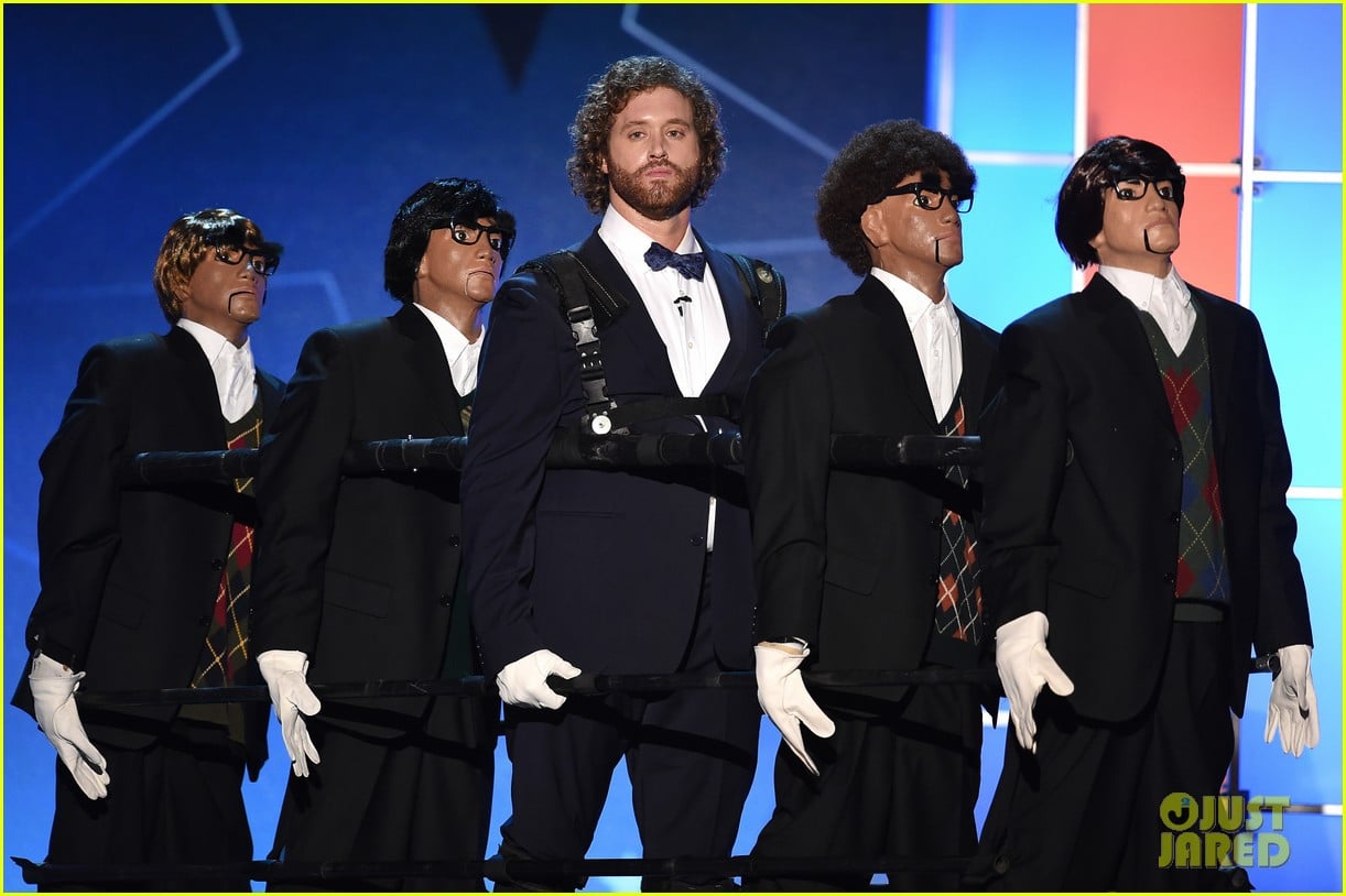 T.J. Miller Calls Out Ricky Gervais During Critics' Choice Awards 2016
