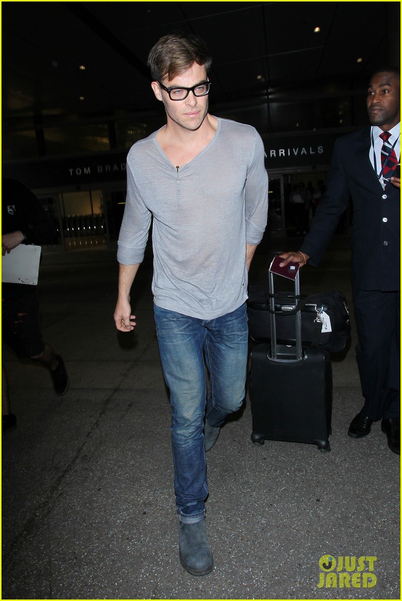 Chris Pine Dishes Details on His 'Wonder Woman' Character Photo(01)