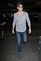 chris pine nerdy glasses lax airport 07