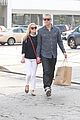 reese witherspoon jim toth hold hands shopping 04