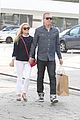 reese witherspoon jim toth hold hands shopping 05