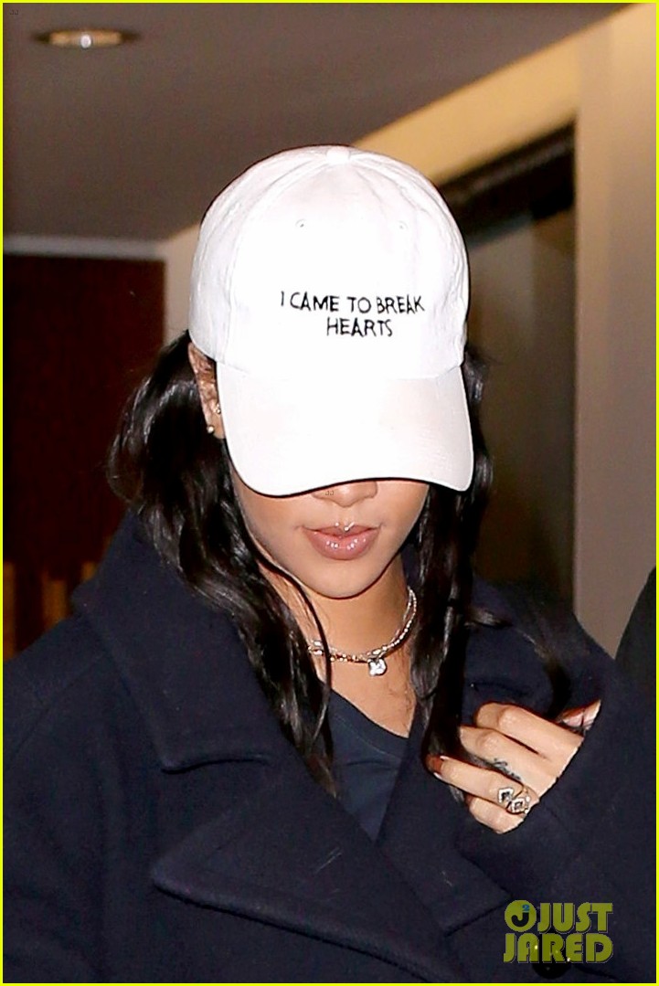 Rihanna Sang a Beyonce Song for First Meeting with L.A. Reid Photo