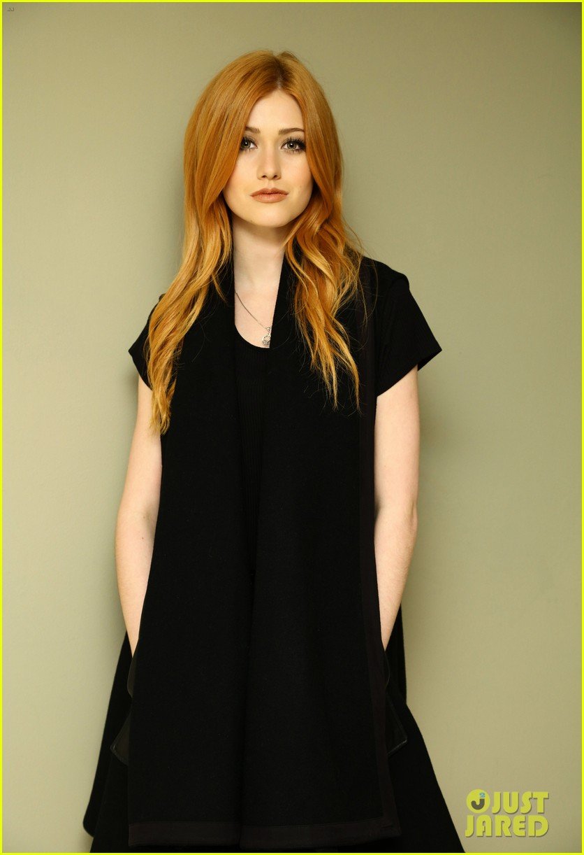 Alex Roe & Nick Robinson Hit Up 'The 5th Wave' Just Jared Screening ...