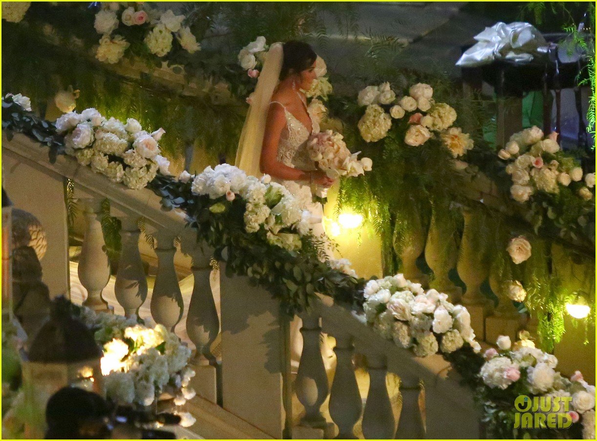 Bachelor in Paradise's Jade Roper & Tanner Tolbert Are Married Photo