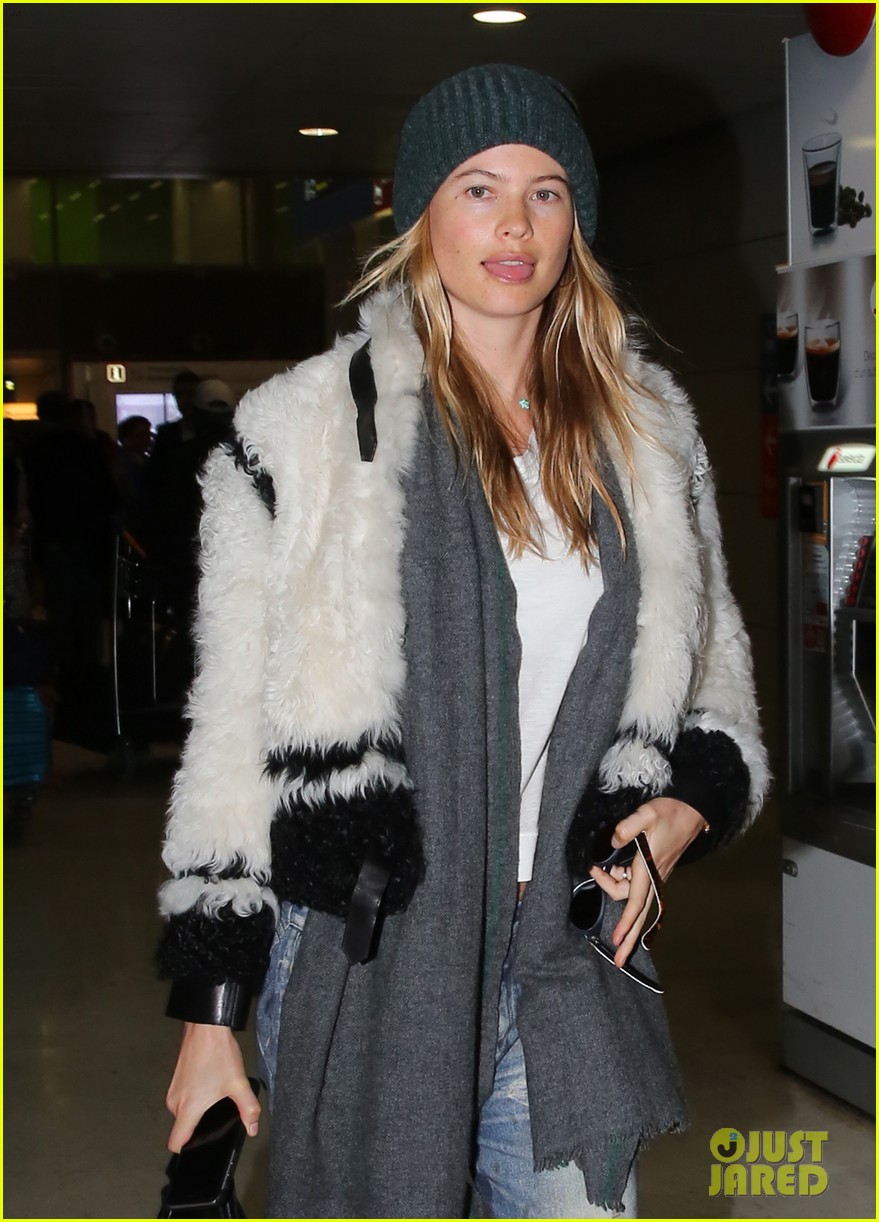 Photo: rosie huntington whiteley behati prinsloo jet paris 06 | Photo