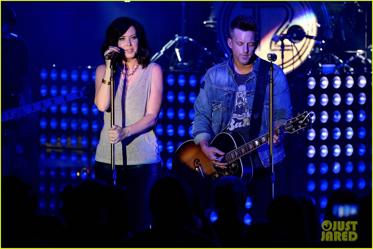 Country Singers Shawna & Keifer Thompson Baby Photo 3559307