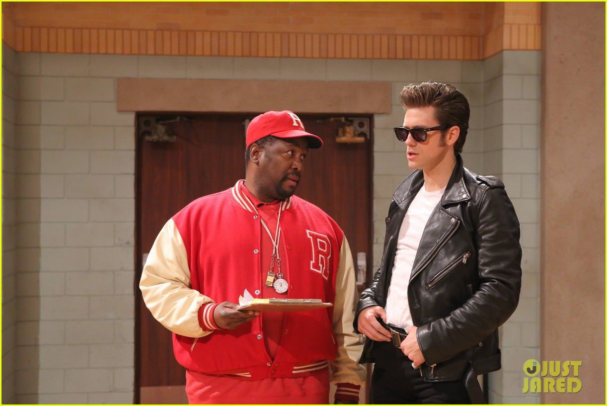 Photo grease live danny aaron tveit got ripped for the show 30 Photo