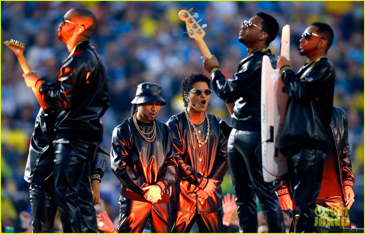 Coldplay Super Bowl Halftime Show 2016 Video WATCH NOW! Photo