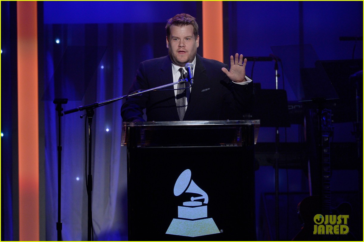James Corden Explains Rihanna's Canceled Grammys 2016 Performance(02)