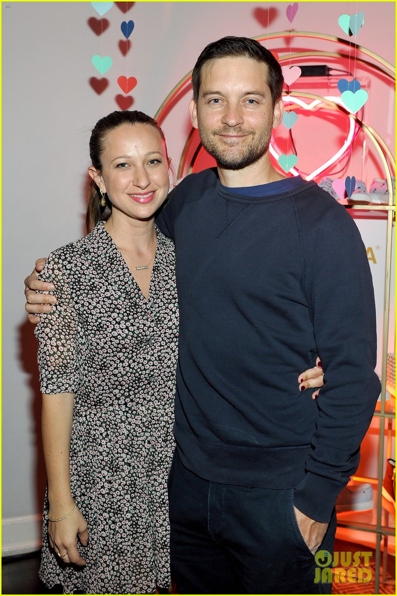 Photo: courteney cox kate hudson demi moore help jennifer meyer