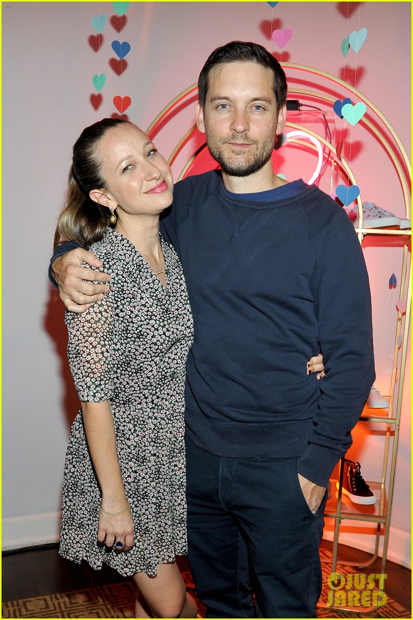 Photo: courteney cox kate hudson demi moore help jennifer meyer