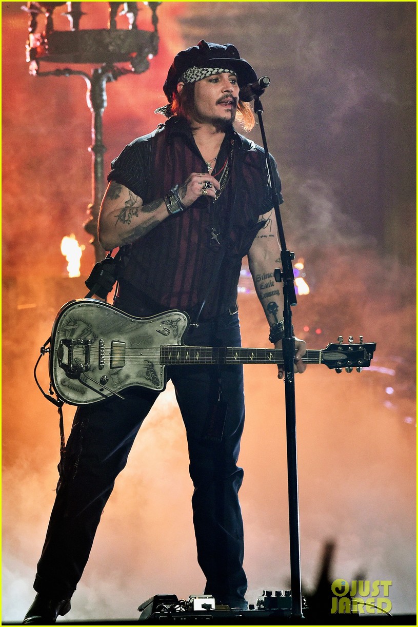 Johnny Depp & Hollywood Vampires Perform at Grammys 2016: Photo 3580095