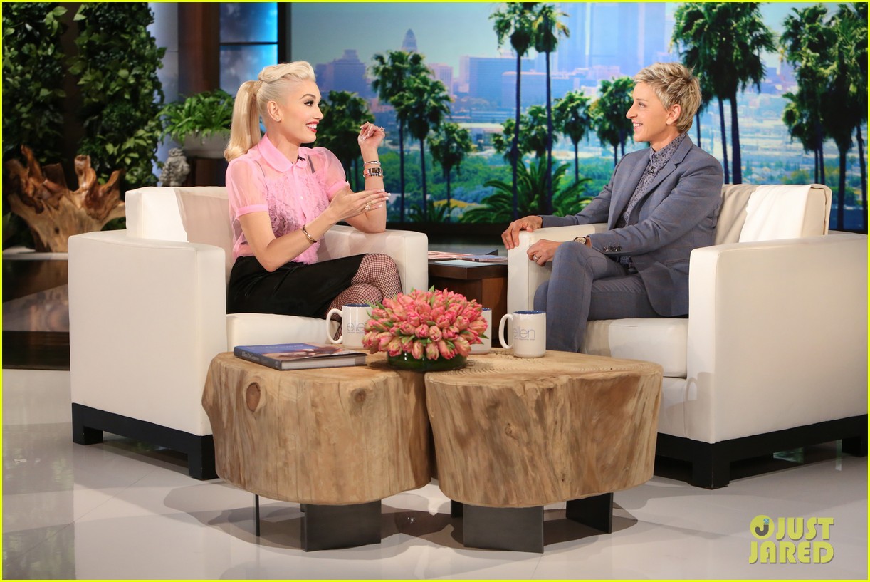 Gwen Stefani Reveals How Blake Shelton 'Popped the Question' Photo