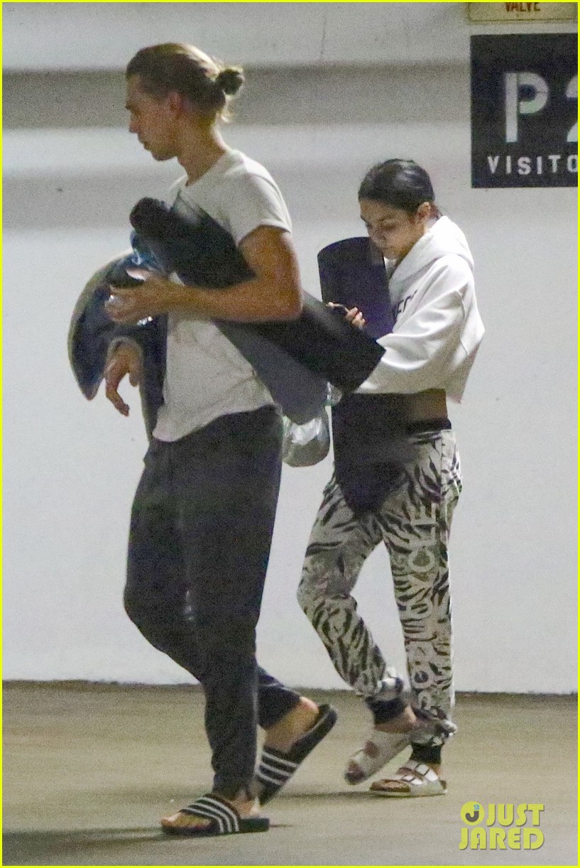 Vanessa Hudgens & Boyfriend Austin Butler Step Out After Amazing 'Grease Live' Performance