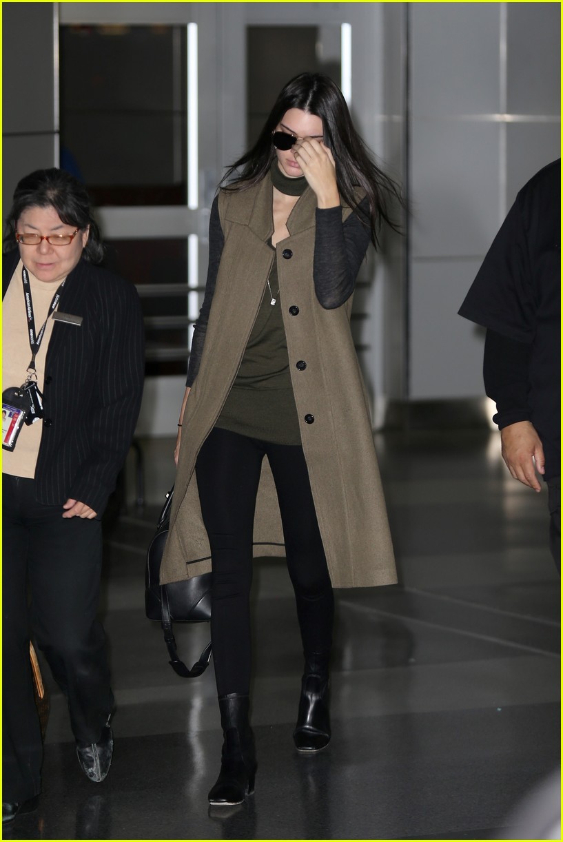 Kendall Jenner Has a Backseat Dance Party With Joan Smalls: Photo