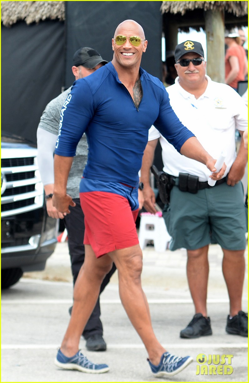 Full Sized Photo of dwayne johnson films more baywatch scenes with ilfenesh...
