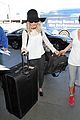 julianne hough lax ski trip after girls night 04