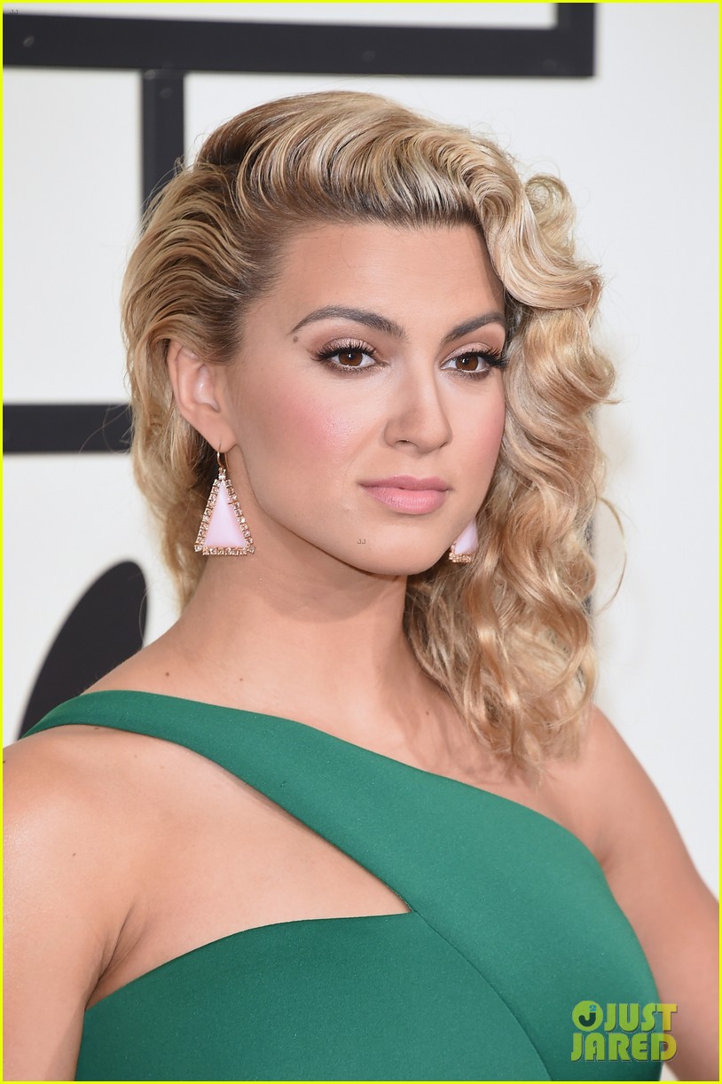 Tori Kelly Looks Like a Green Goddess at Grammys 2016! Photo 3579281