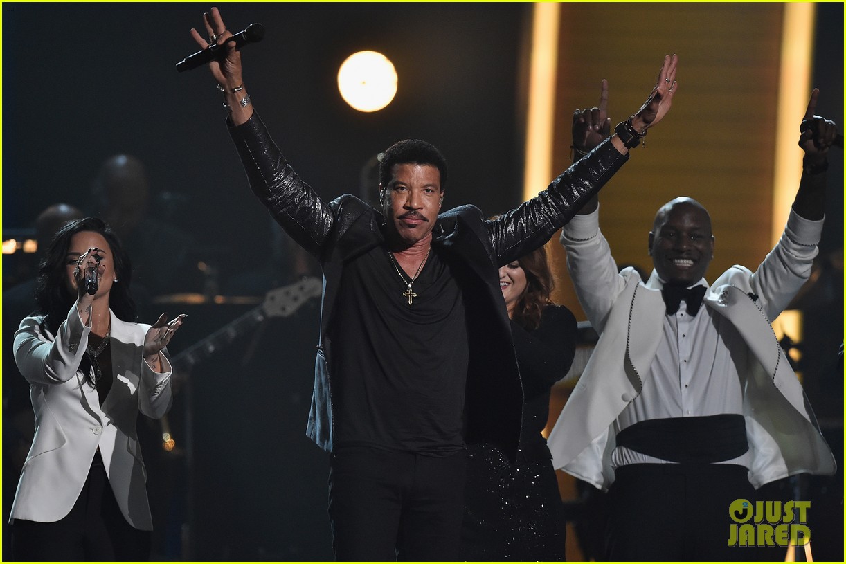 John Legend, Luke Bryan, & More Pay Tribute to Lionel Richie at Grammys