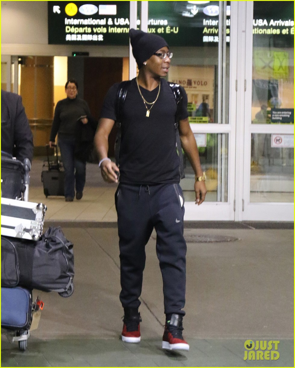 'Power Rangers' Actors Show Off Shirtless Buff Bodies Before Filming