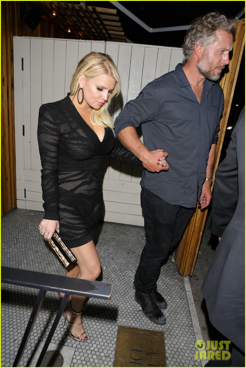 Jessica Simpson Has a Double Date Night with Sister Ashlee Photo