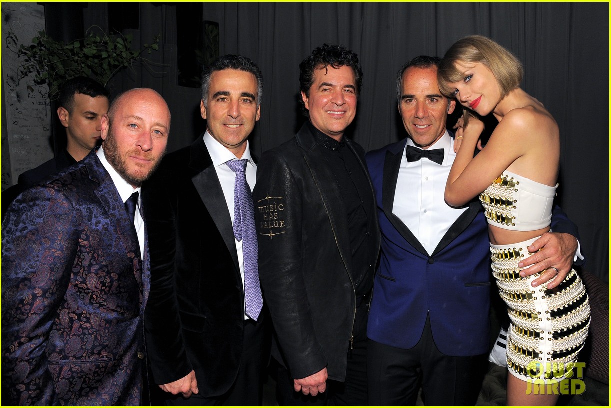 Taylor Swift's Grammys 2016 After Party Squad Includes Boyfriend Calvin