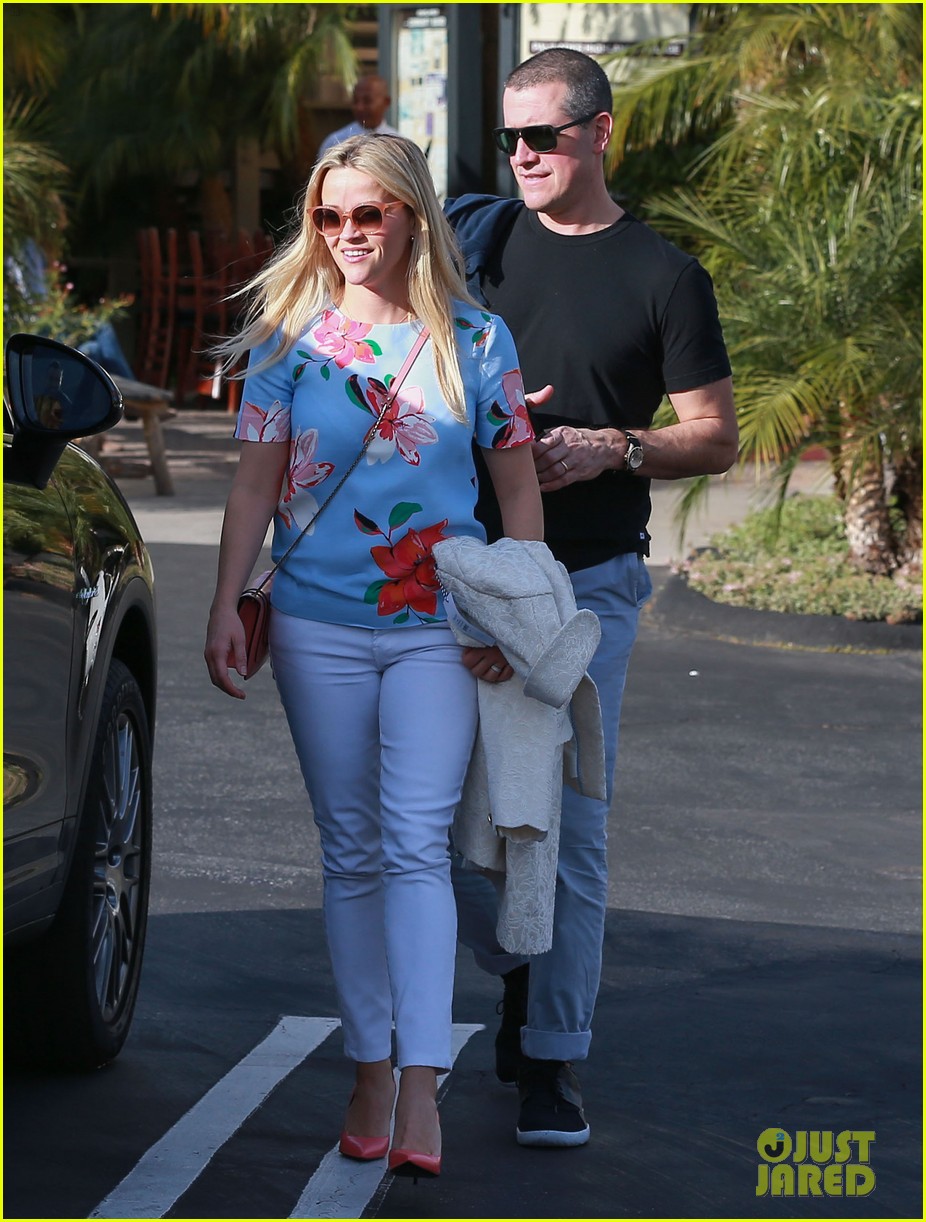 Reese Witherspoon & Jim Toth Celebrate Valentine's Day at Romantic(02)