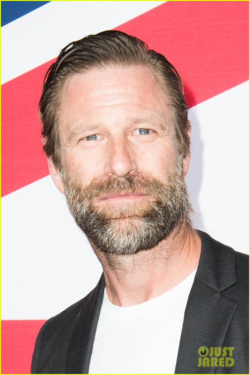 Gerard Butler Does an Interview with Google Autocomplete!: Photo ...