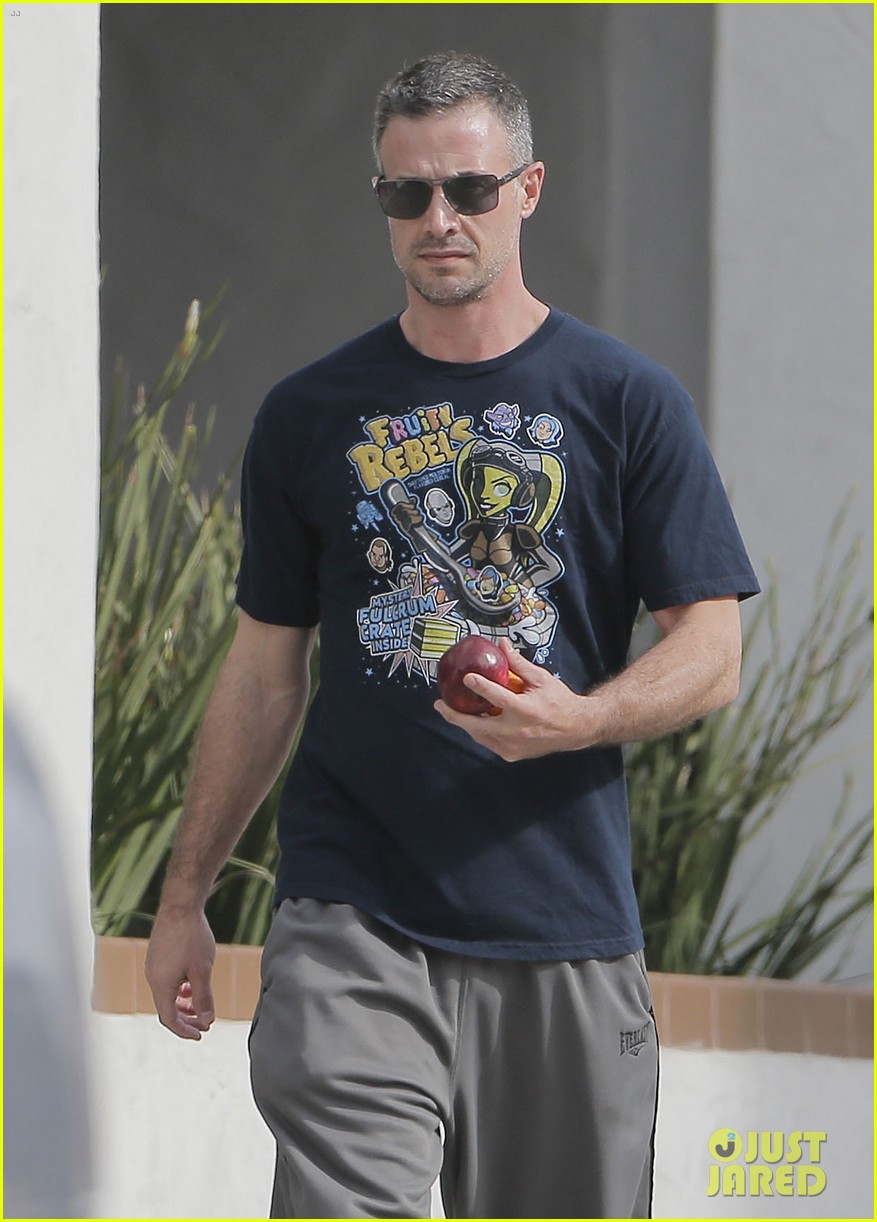 Freddie Prinze Jr. Steps Out Before His 40th Birthday: Photo 3598255