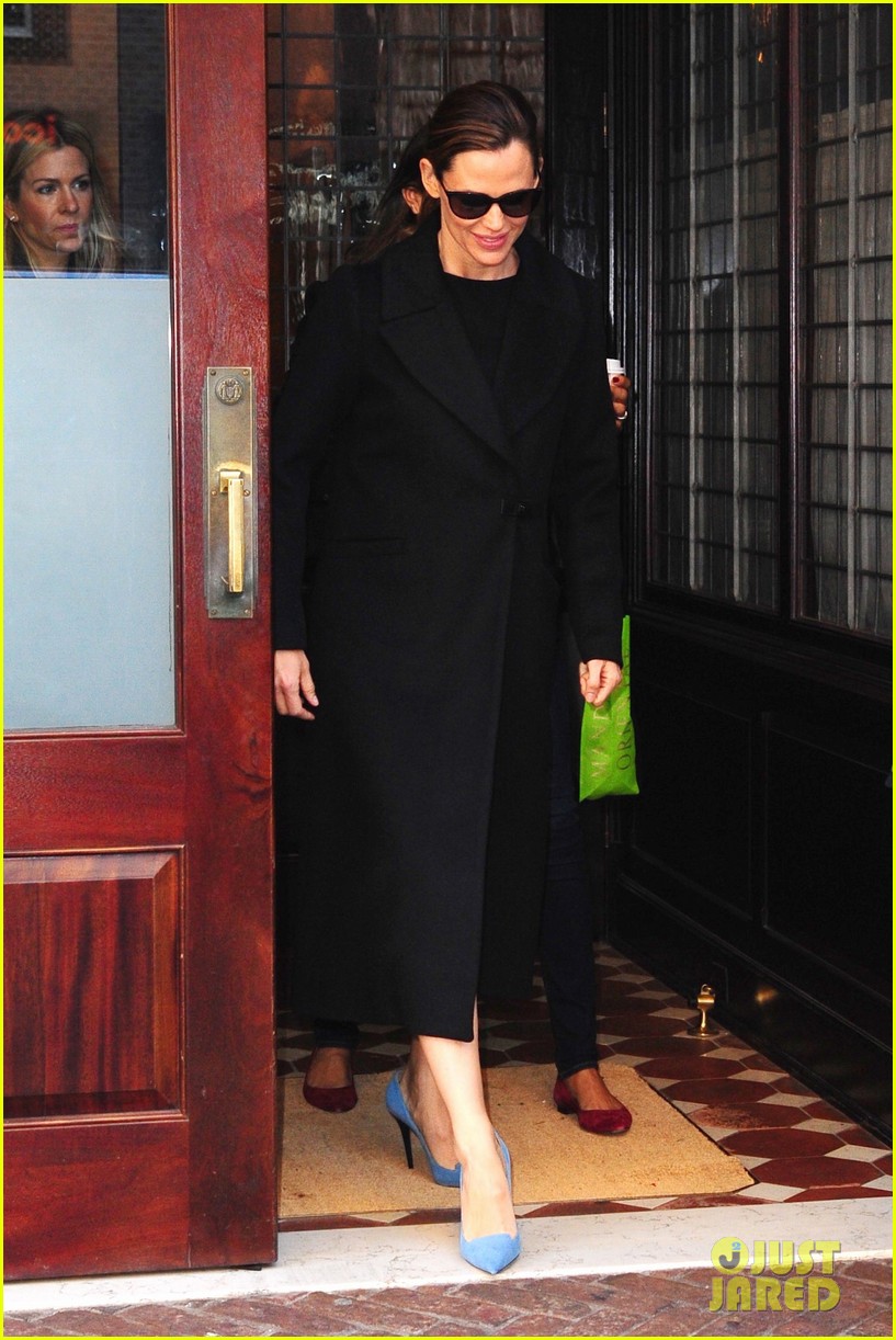 Jennifer Garner Had a Panic Attack & Bathroom Emergency in Oscars 2016